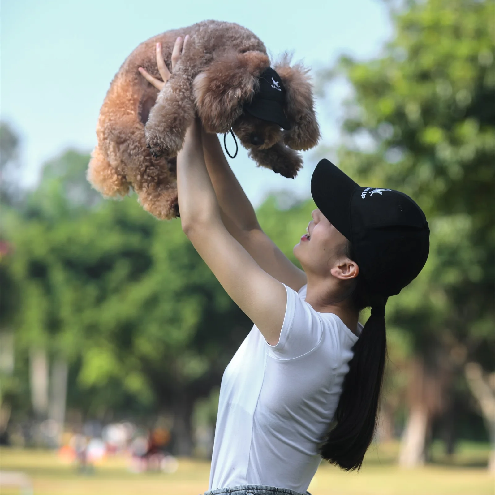 PawShade™ Dog Sun Hat – Stylish Outdoor Protection for Your Fur Baby